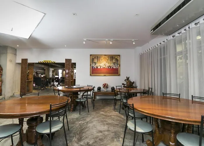 Intown Hotel 3*