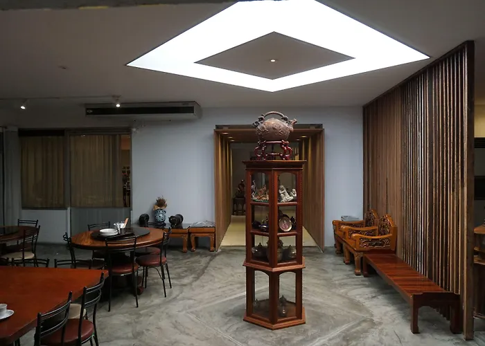 Intown Hotel 3*